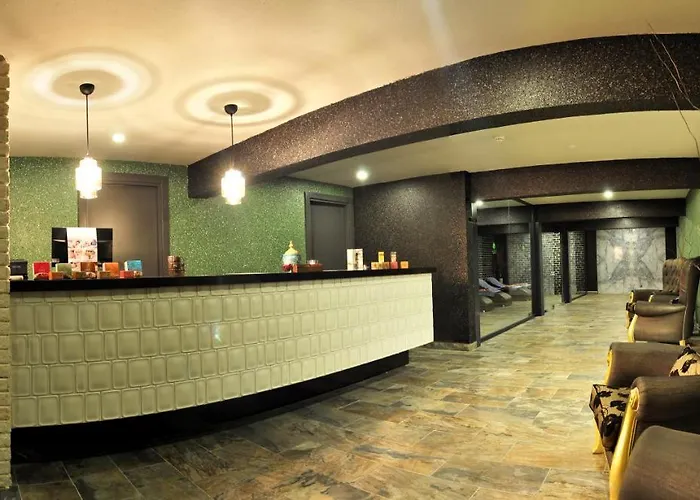 奥巴星辰酒店 - 超级全包 4*